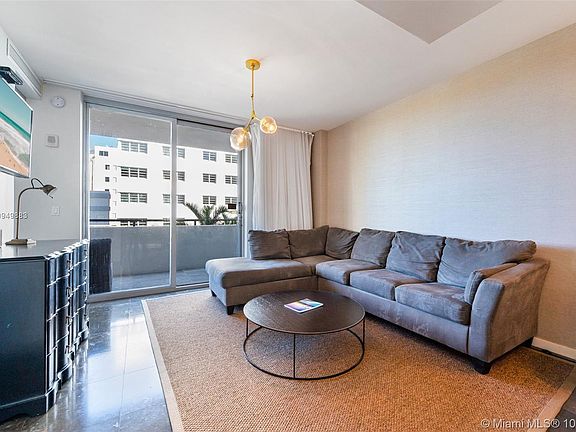 5th image of 220 21st St APT 305