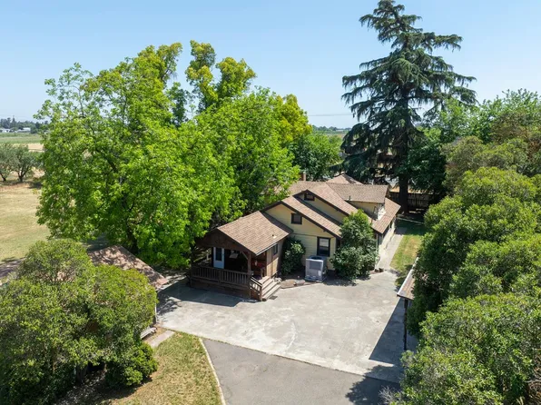 10600 Pioneer Ave, Oakdale, CA 95361