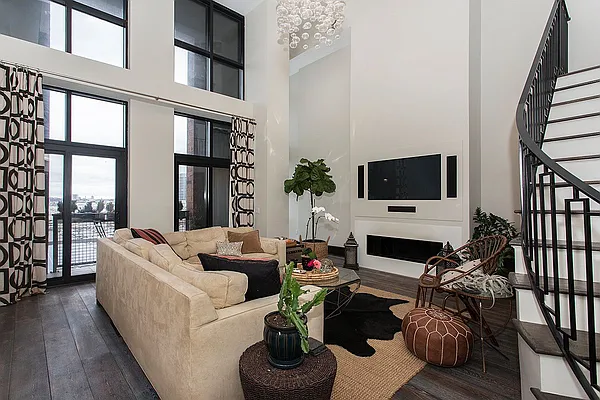 Sold by Nestseekers | media 2