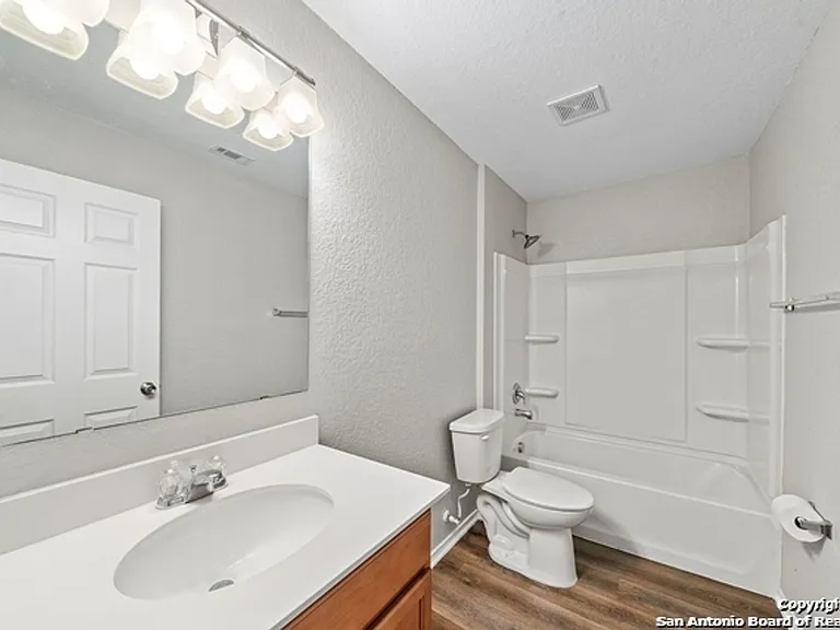 10134 Castello Cyn — Photo 23