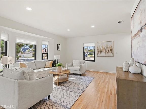 5th image of 3893 Cherrywood Ave