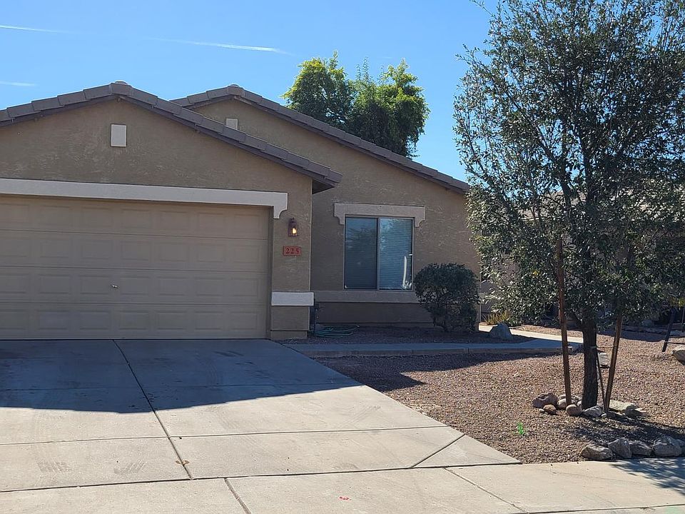 1st image of 225 W Santa Gertrudis Trl