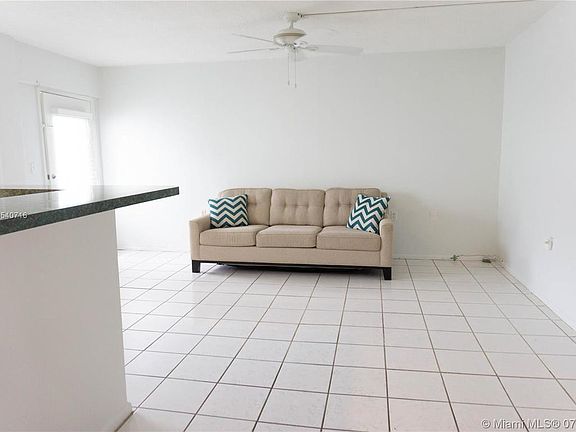 3rd image of 1545 Euclid Ave APT 5E
