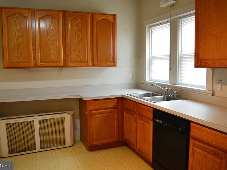121 Broad St — Photo 6