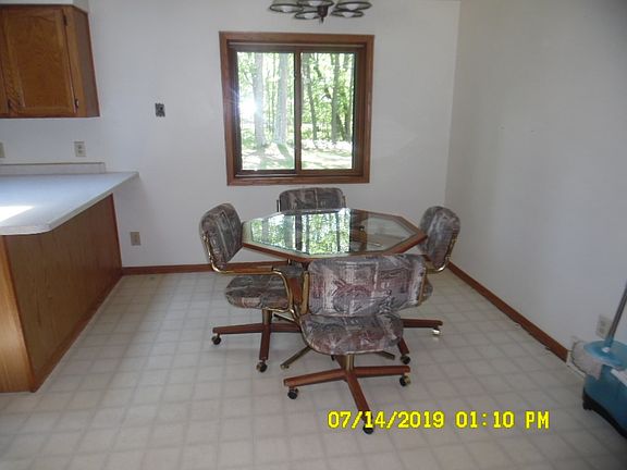 5th image of 2819 6th Ave W