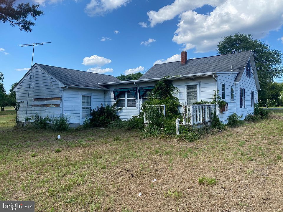 2nd image of 12208 Laurel Rd