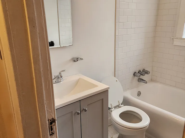 1615 W Canfield St #207 — Photo 12