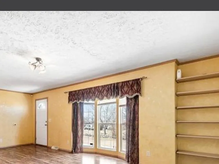 8525 Squirrel Creek Rd — Photo 3