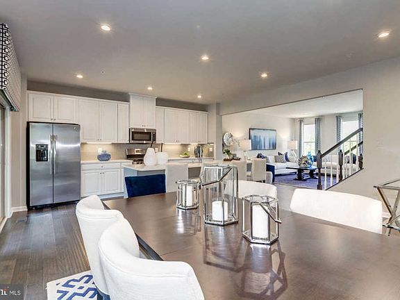 2nd image of 5005 Willow Green Cir