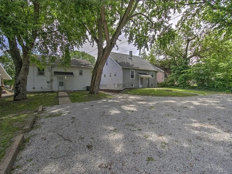 1621 N Monroe St — Photo 13