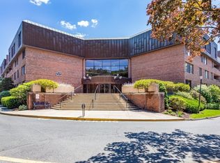 404 Paradise Rd APT 1R, Swampscott, MA 01907