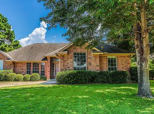 9882 W Shore Dr, Willis, TX 77318