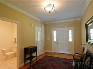 17 Raemont Rd, Granite Springs, NY 10527