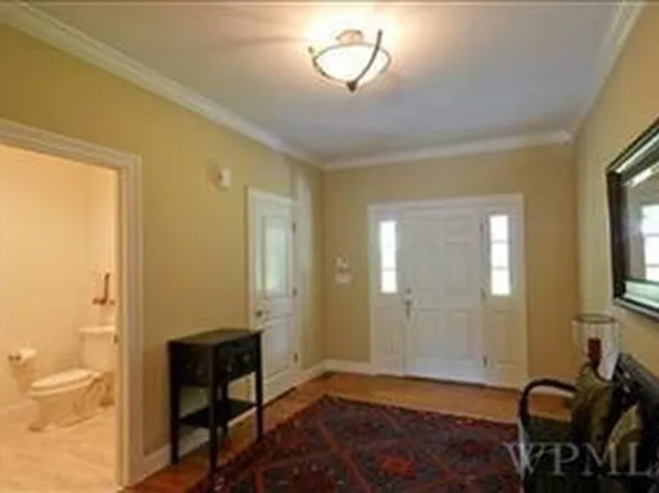 17 Raemont Rd, Granite Springs, NY 10527