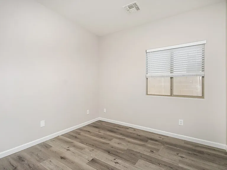 17320 W Caribbean Ln — Photo 13