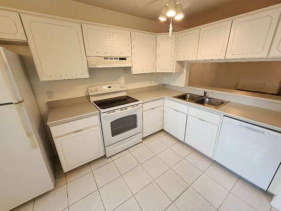 4th image of 3530 Forest Branch Dr APT C