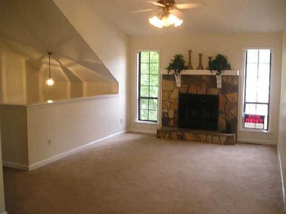 3rd image of 2789 Porter Dr