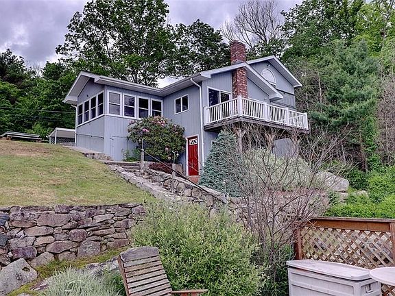 2nd image of 484 Court House Ln