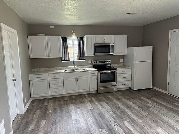 5th image of 1204 Avenue E