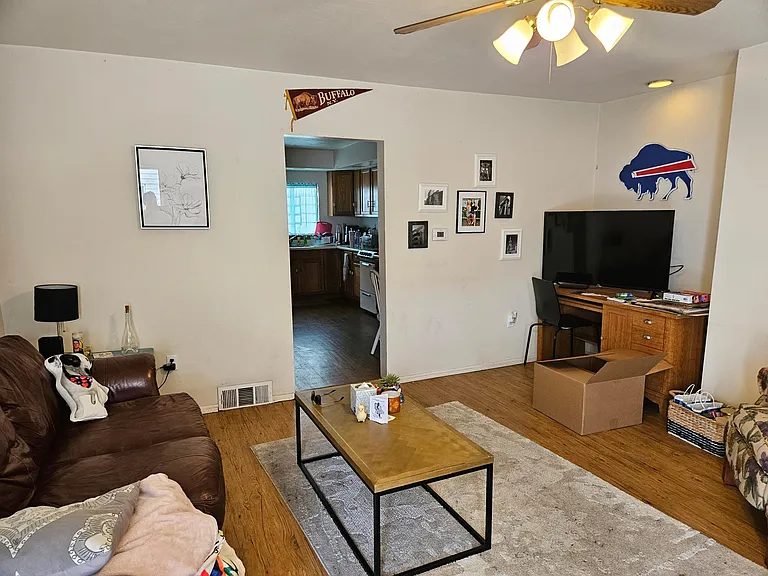 1727 Carey Way — Photo 2