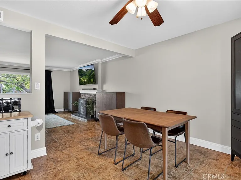 2730 S Poplar St — Photo 8