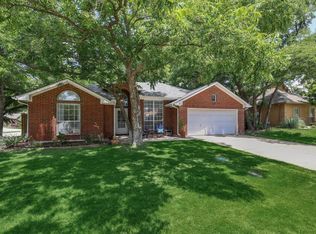 411 Sandra Dr, Lewisville, TX 75057