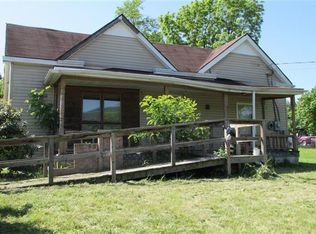 2715 Auburn St, Low Moor, VA 24457