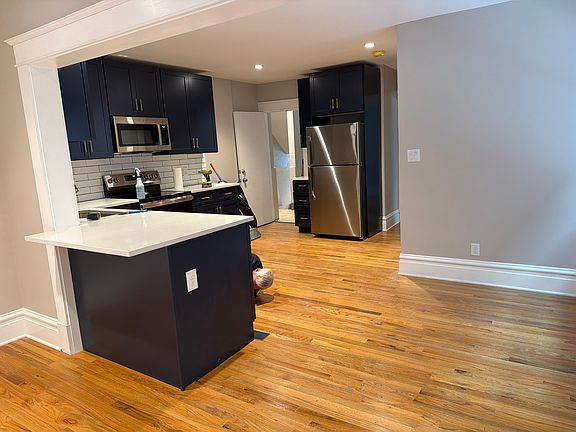 4th image of 4208 Russell Blvd #1