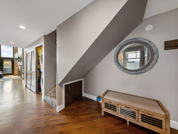 2nd image of 2654 W Medill Ave APT 312