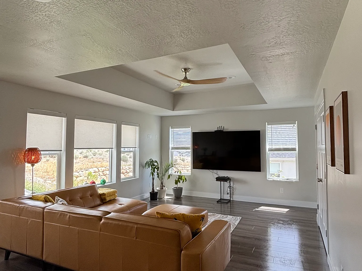 4 bed, 2400 sqft, $2,689 — Photo 3