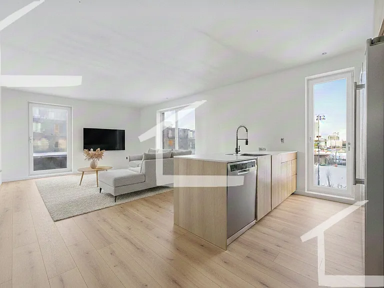 1035 Commonwealth Ave — Photo 4