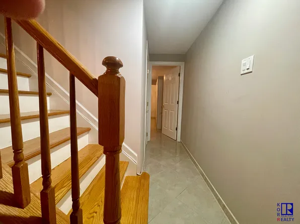 3105 Emmons Avenue image 24 of 31