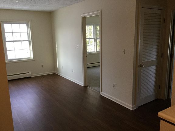 Entrance to bedroom 