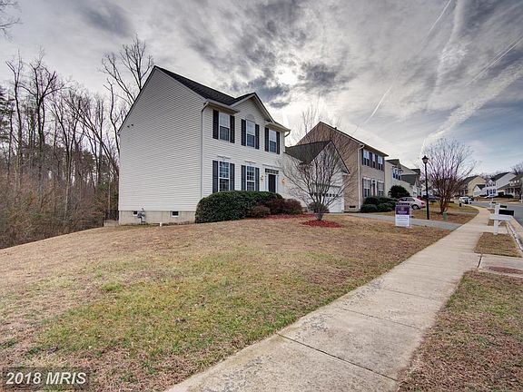 Exterior (Large Lot )