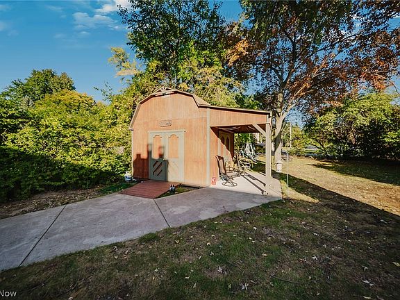 2nd image of 2319 Northview Rd