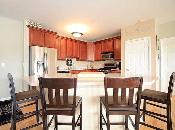 4th image of 267 E Railroad Ave Unit 205