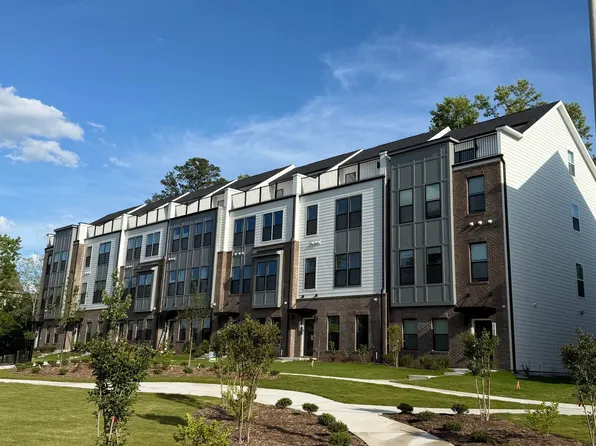 3104 Kempthorne Rd, Cary, NC 27519