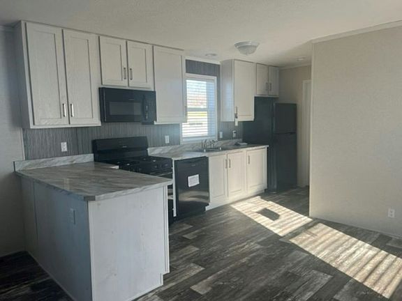 4th image of 2800 W Memorial Dr #144