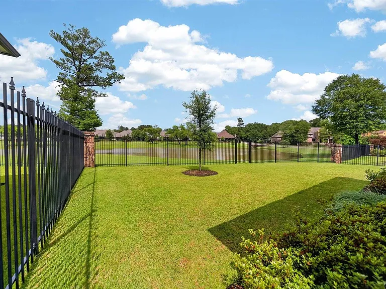 7517 Cross Gate Way — Photo 25