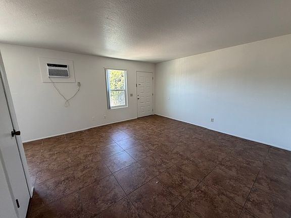 5th image of 123 E Walnut St APT F