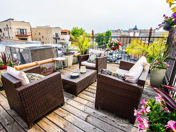 5th image of 905 W Belmont Ave #55bfe41rr