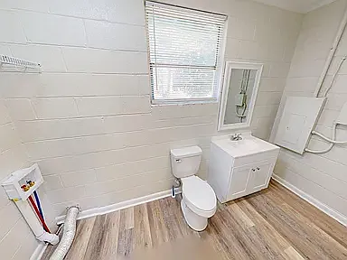 409 Augusta Ave — Photo 15