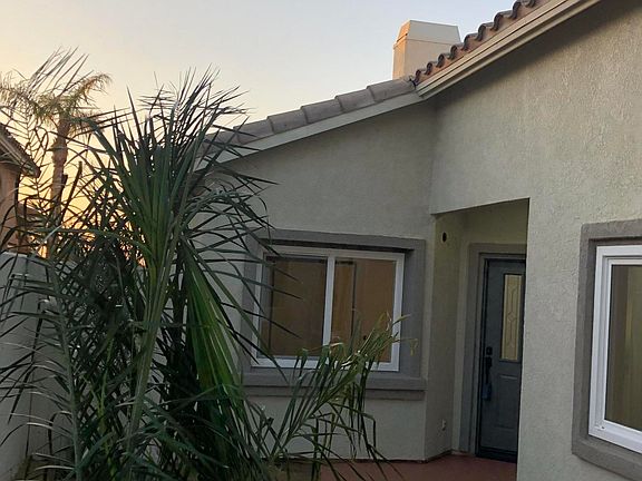 3rd image of 45414 Crystal Springs Dr