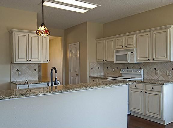 5th image of 1304 Pelham Ln