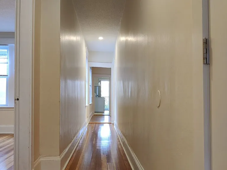 8 Barrows St #1E — Photo 6