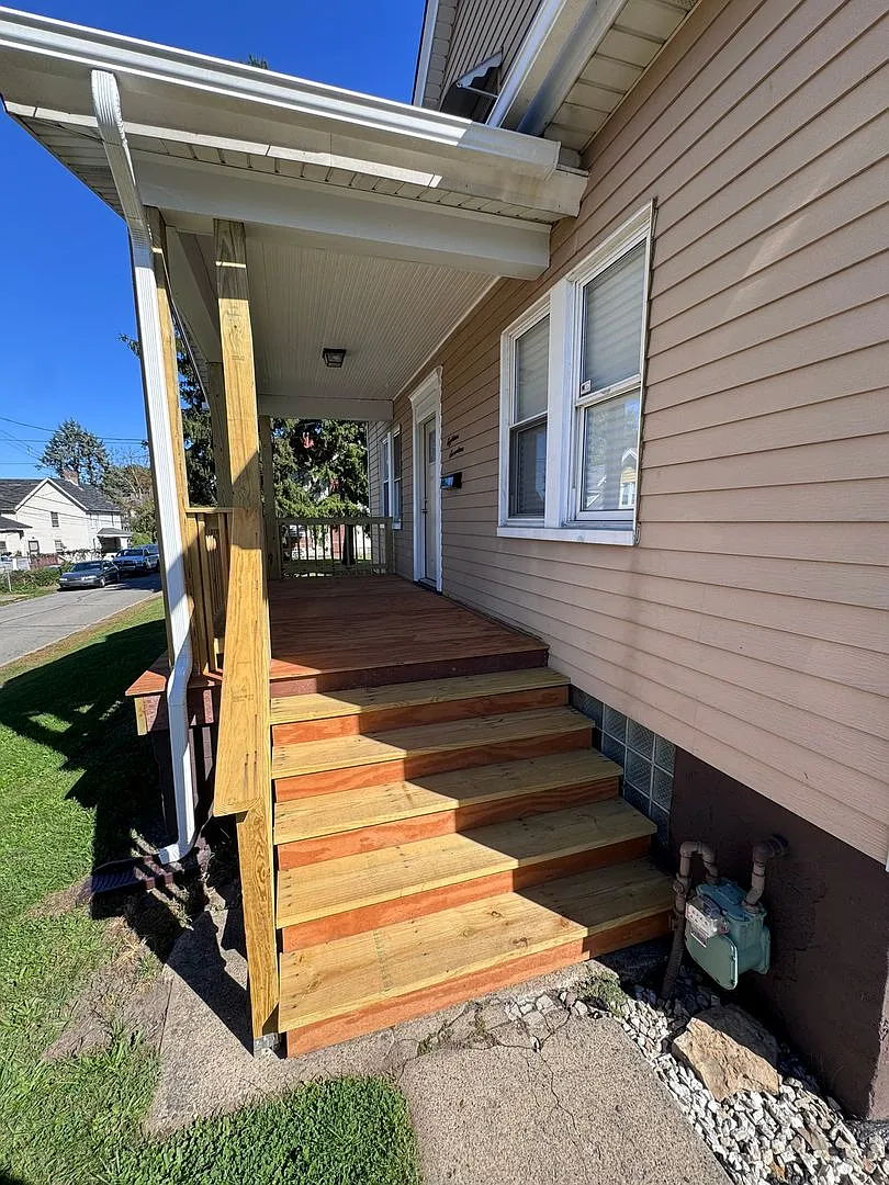 Fully Updated 3-Bed 1-Bath House w/ Flat Yard — Photo 4