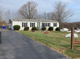 152 Birch Knoll Dr, Hazleton, PA 18201