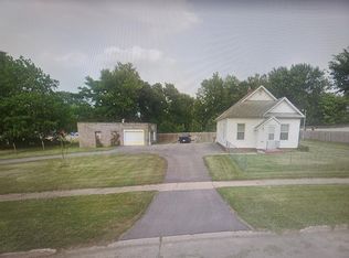 917 E 17th Ct, Des Moines, IA 50316