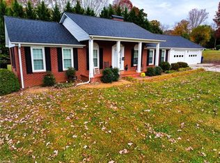 308 Arlington St, Mount Airy, NC 27030