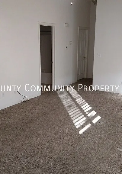 6589 Mission Ave — Photo 7